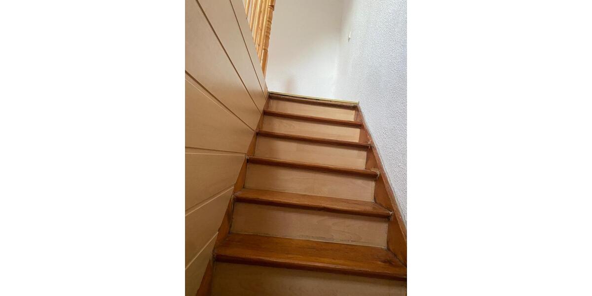 Teils möblierte Doppelhaushälfte mitten in der Stadt (4xZimmer) 4 zimmer