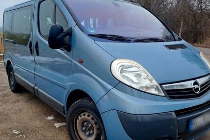 Opel Vivaro 211.000 km 12.000 &euro; Neu-Ulm 89231