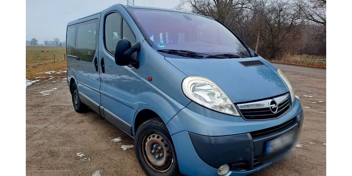 Opel Vivaro 211.000 km 12.000 &euro; Neu-Ulm 89231