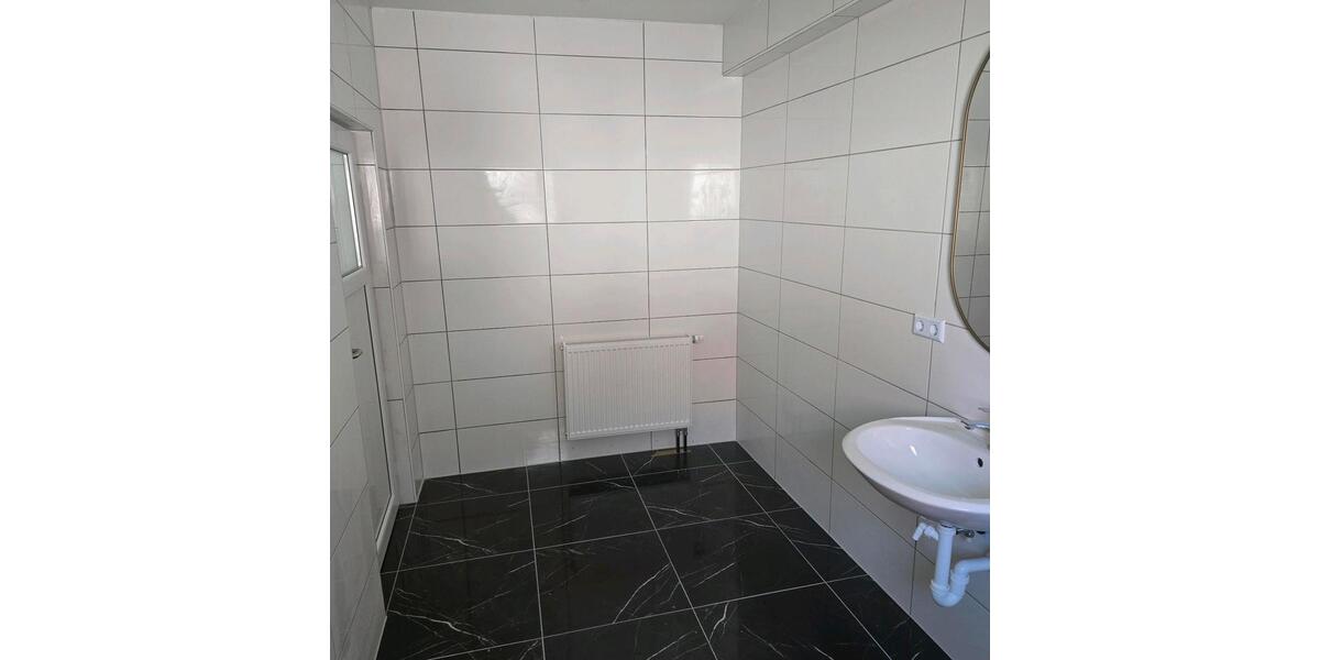 Etagenwohnung Lonsee - 6 Zimmer, 140 m&sup2;, 1.300&euro; | Angebot:26665993