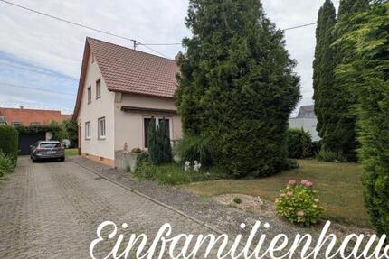 Einfamilienhaus mit Garten in ruhiger Lage zu vermieten 6 zimmer