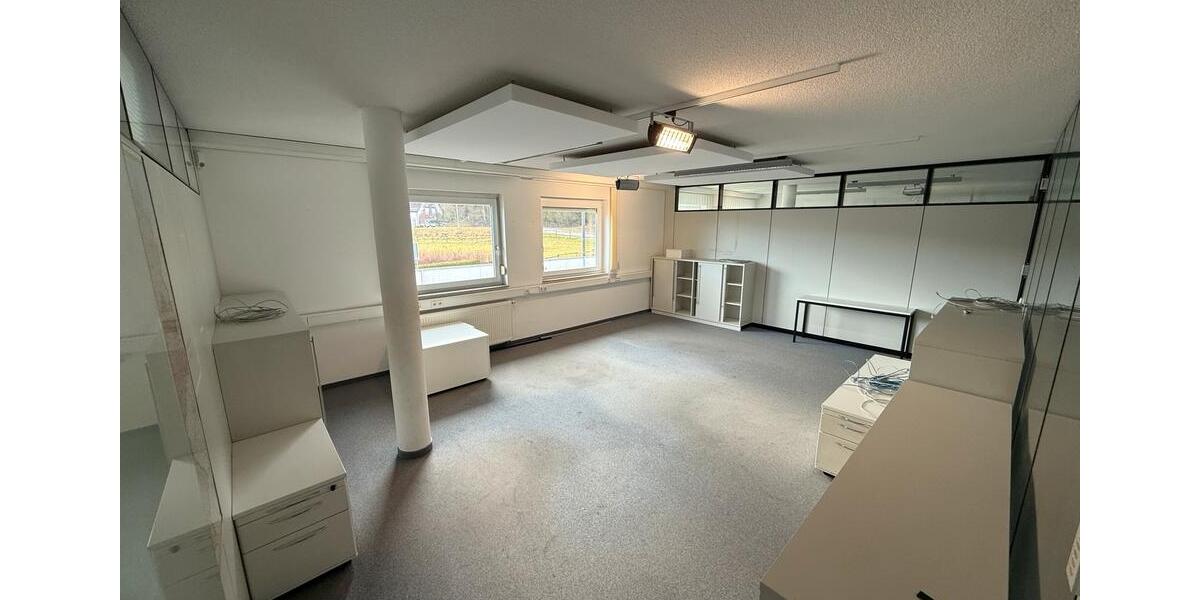 Gewerbeflächen Büros Ausstellungsflächen in Urspring an B10 zimmer