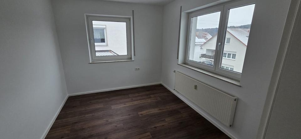 Etagenwohnung Blaustein - 4 Zimmer, 85 m&sup2;, 1.300&euro; | Angebot:26133498