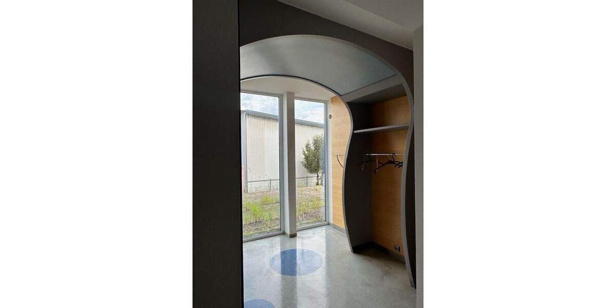 8 Zimmer mit ca. 267m² 8 zimmer