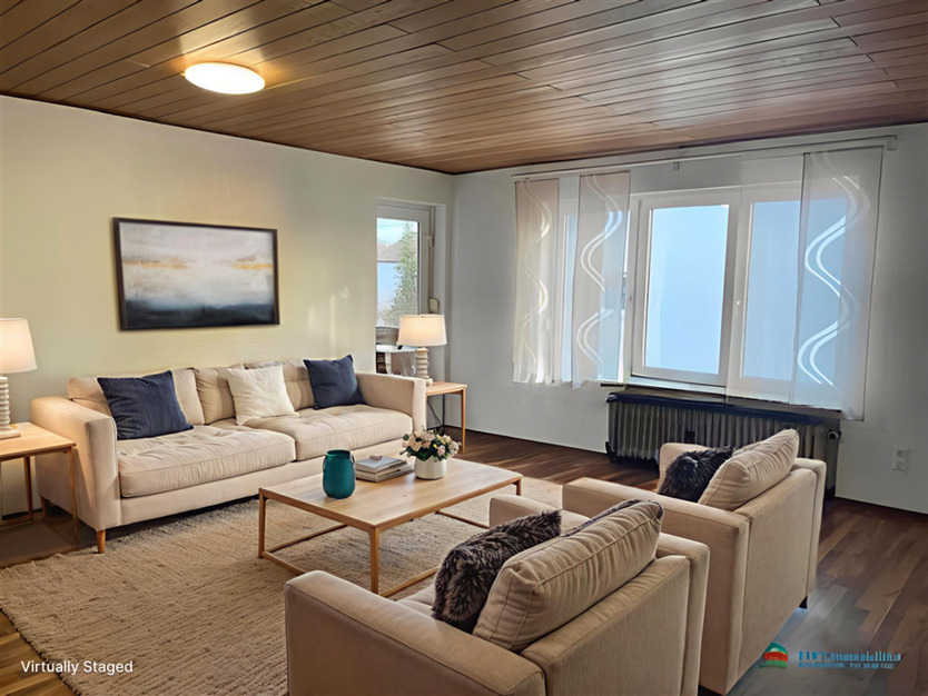 *Reinkommen - Wohlfühlen* Helle 5-Zimmer-Wohnung mit Nebengebäude