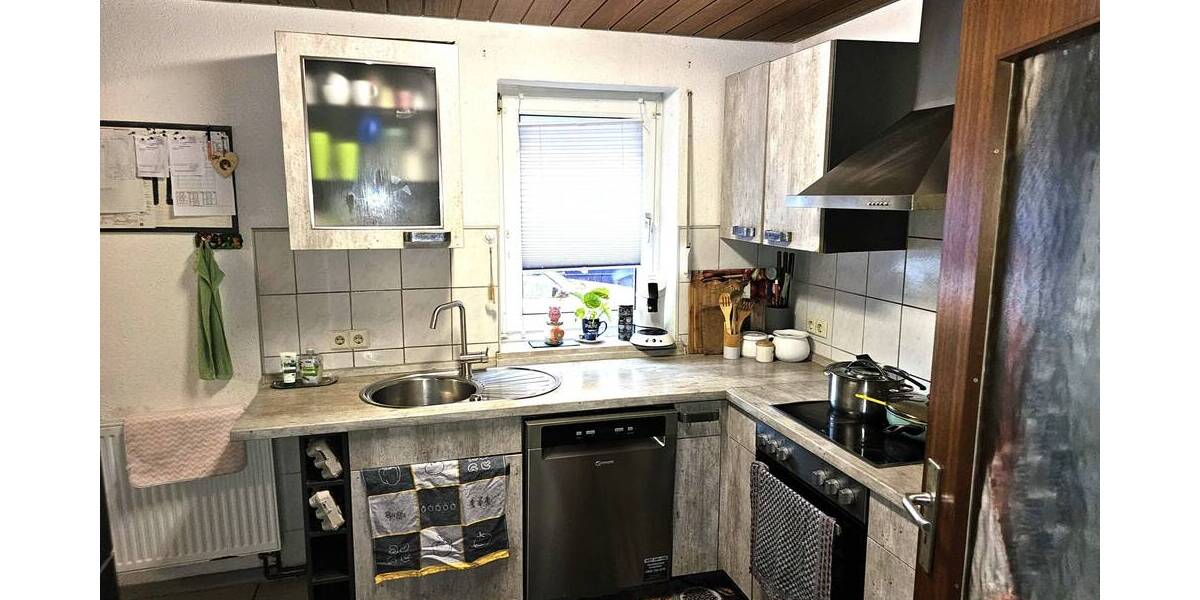 Etagenwohnung Laichingen Feldstetten - 7 Zimmer, 202 m&sup2;, 299.000&euro; | Angebot:25695100