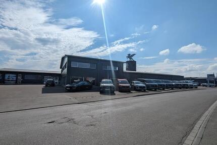 Moderne Büros mit Showroom und Dachterrasse zimmer