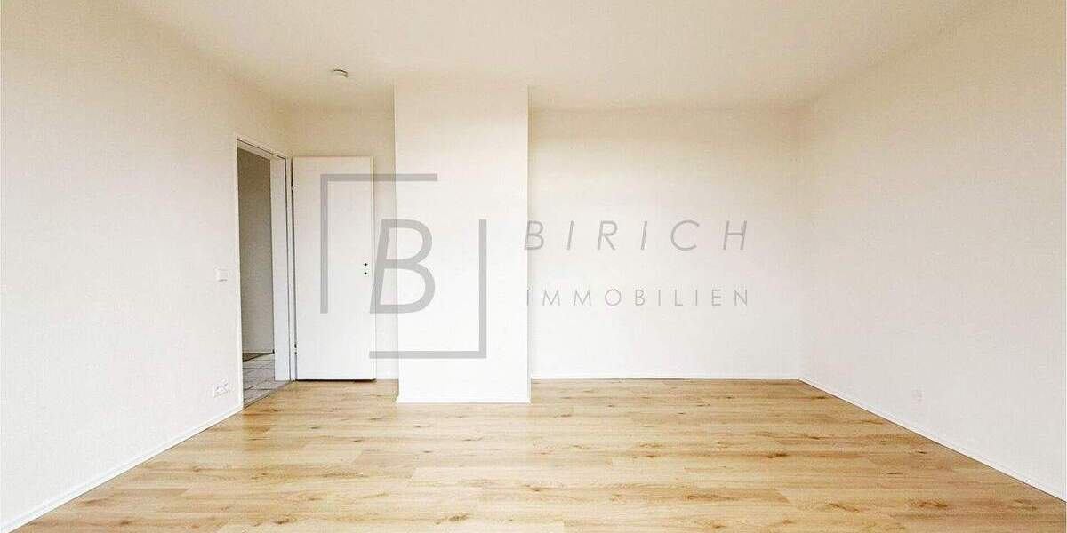 Ideal für Pendler: Ruhige 2,5-Zimmer-DG-Wohnung in Staig - nahe A7, mit neuer Küche & Dachterrasse 2 zimmer