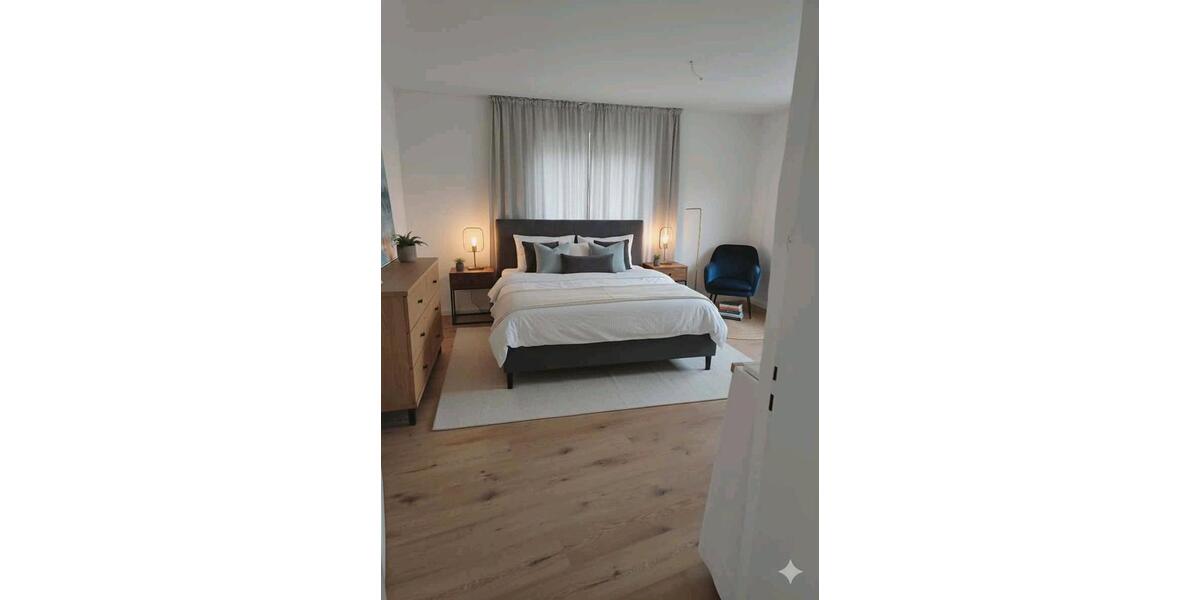 Hochparterre Ulm Donautal - 4.5 Zimmer, 136 m&sup2;, 1.500&euro; | Angebot:26670370
