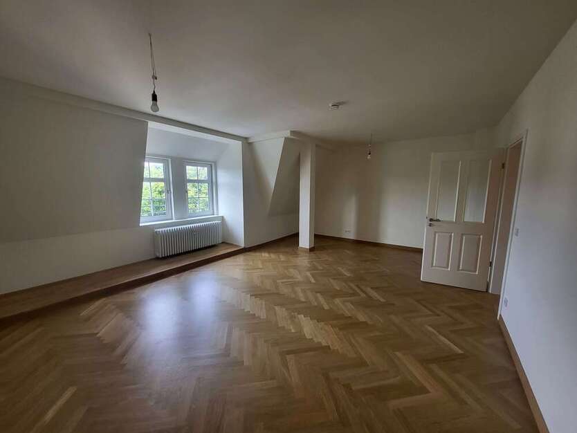 Wohnung zum Mieten in Werdau 699 € 113 m²