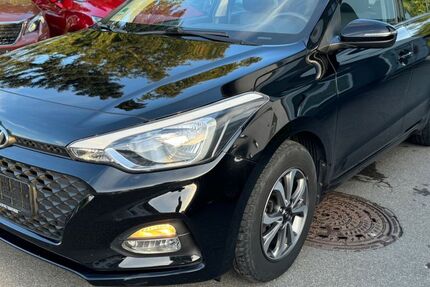 Hyundai i20 49.889 km 12.900 € Achstetten 88480