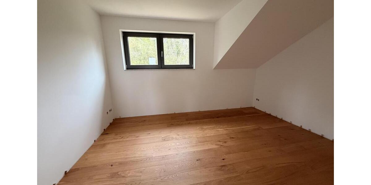 Dachgeschoßwohnung Elchingen Oberelchingen - 4 Zimmer, 133 m&sup2;, 2.000&euro; | Angebot:26359362