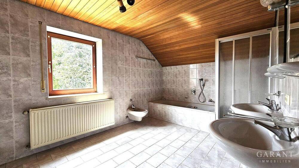 Einfamilienhaus Ichenhausen - 8 Zimmer, 200 m&sup2;, 530.000&euro; | Angebot:25707717