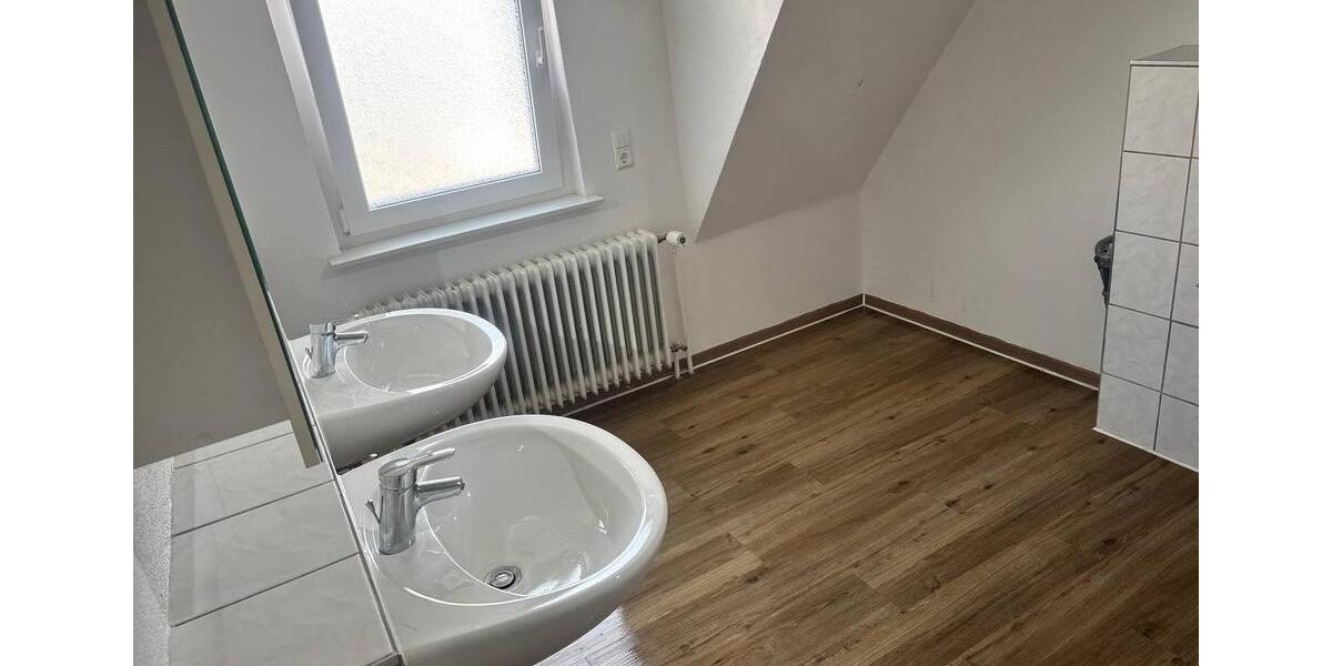 Dachgeschoßwohnung Merklingen - 5 Zimmer, 95 m&sup2;, 1.250&euro; | Angebot:26679270