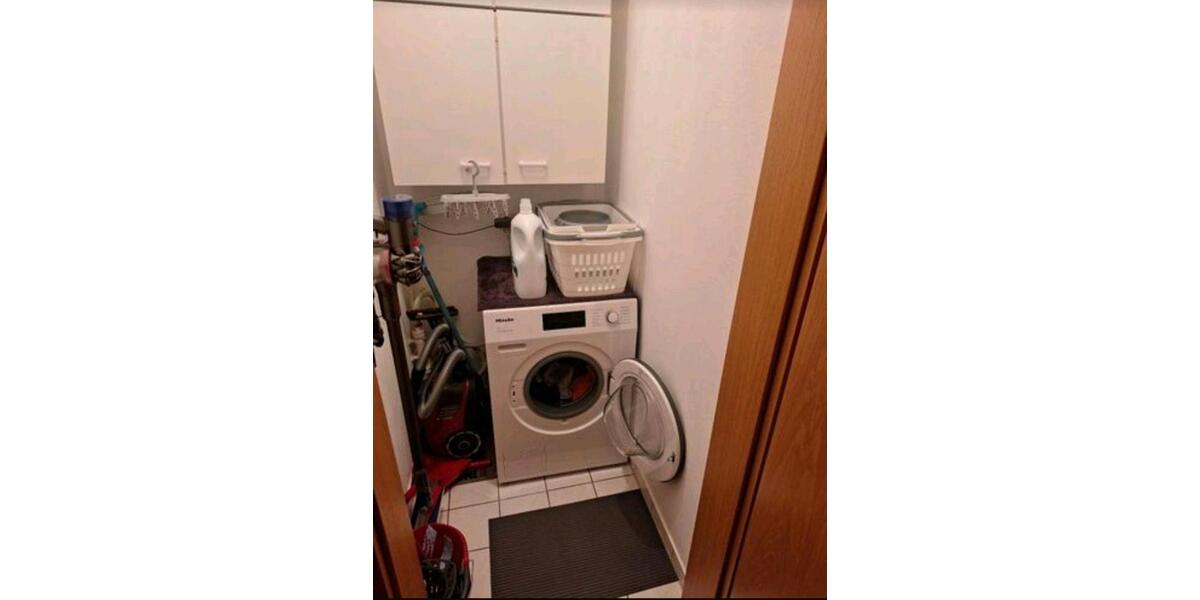 Sonnige und helle 3 Zi. Wohnung mit Südwest Balkon 3 zimmer