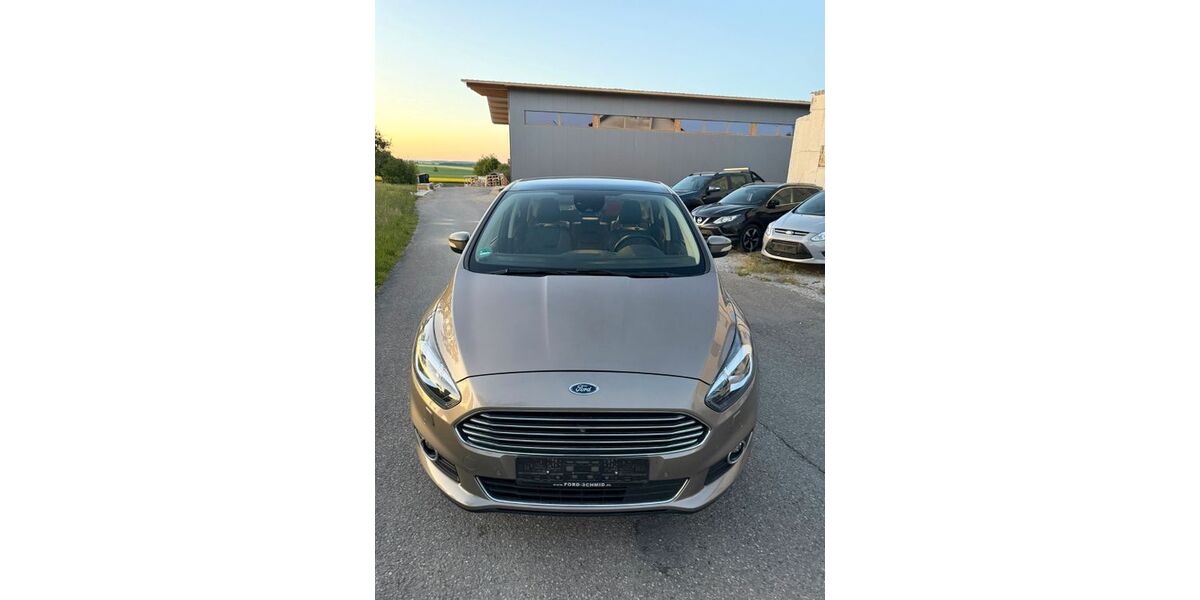 Ford S-Max 60.000 km 15.999 &euro; Gussenstadt 89547