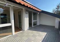 TOP MODERNISIERTE 3-Zimmer-DG- Wohnung MIT BALKON UND GARAGE IN REUTTI