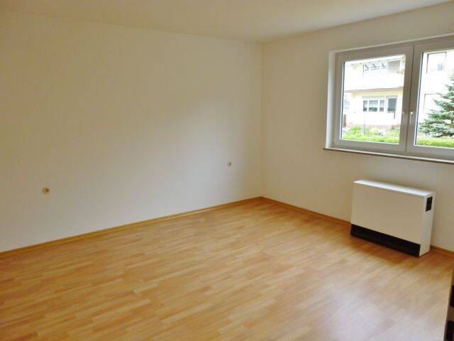 Etagenwohnung Bernstadt - 3 Zimmer, 100 m&sup2;, 700&euro; | Angebot:26798811