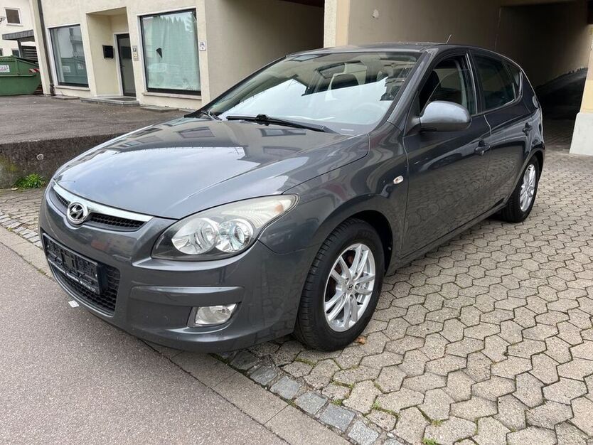 i30