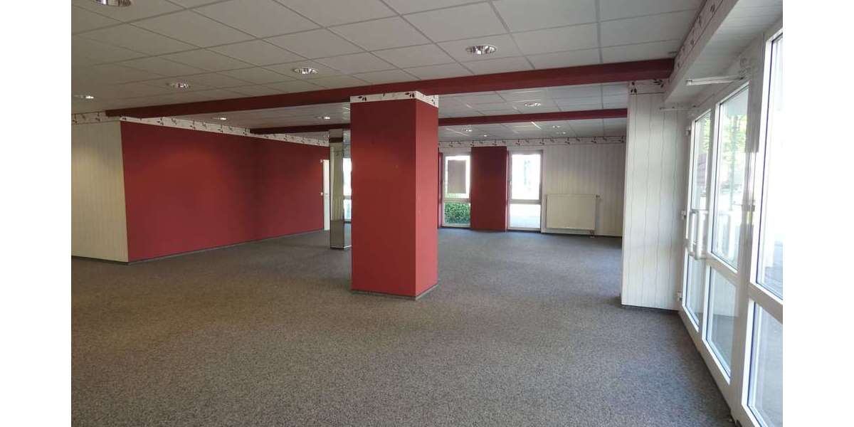 TOPLAGE: attraktive Laden-Büro-Praxisfläche in zentraler Lage Langenaus zu vermieten! zimmer