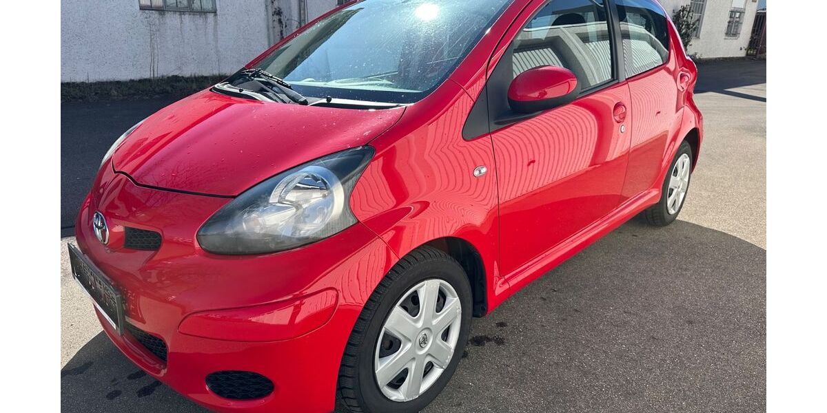 Toyota Aygo (X) 53.000 km 4.699 &euro; Neu-ulm 89231