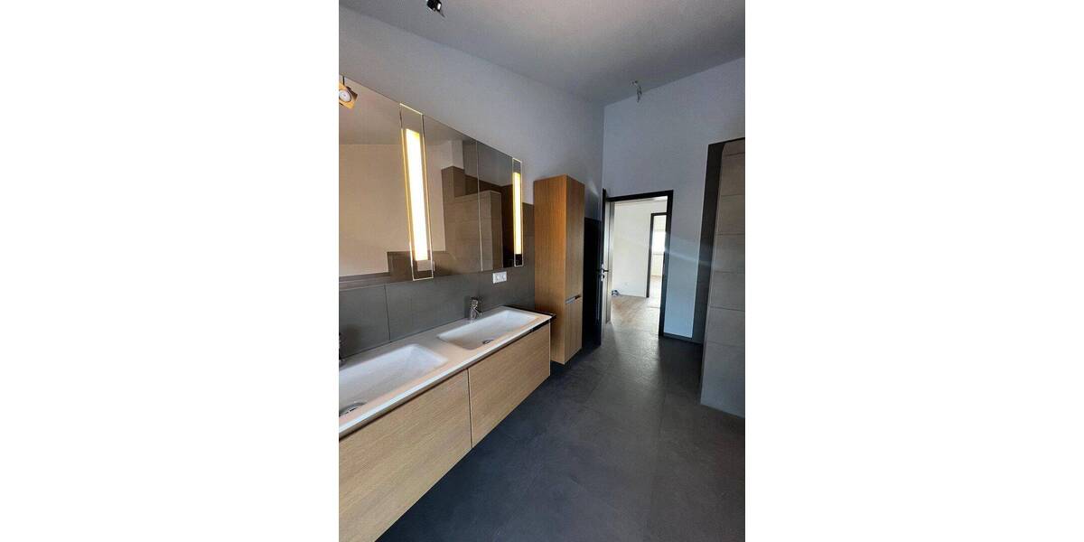Doppelhaushälfte Amstetten - 7 Zimmer, 185 m&sup2;, 2.000&euro; | Angebot:26819968