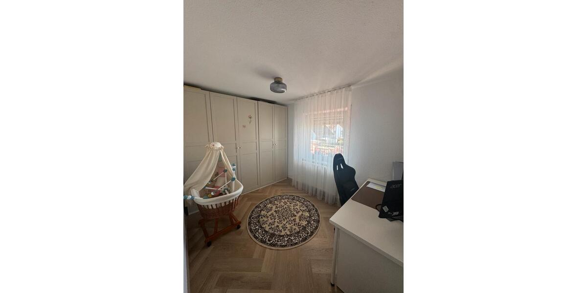 Etagenwohnung Neu-Ulm Burlafingen - 3.5 Zimmer, 82 m&sup2;, 1.590&euro; | Angebot:26267720